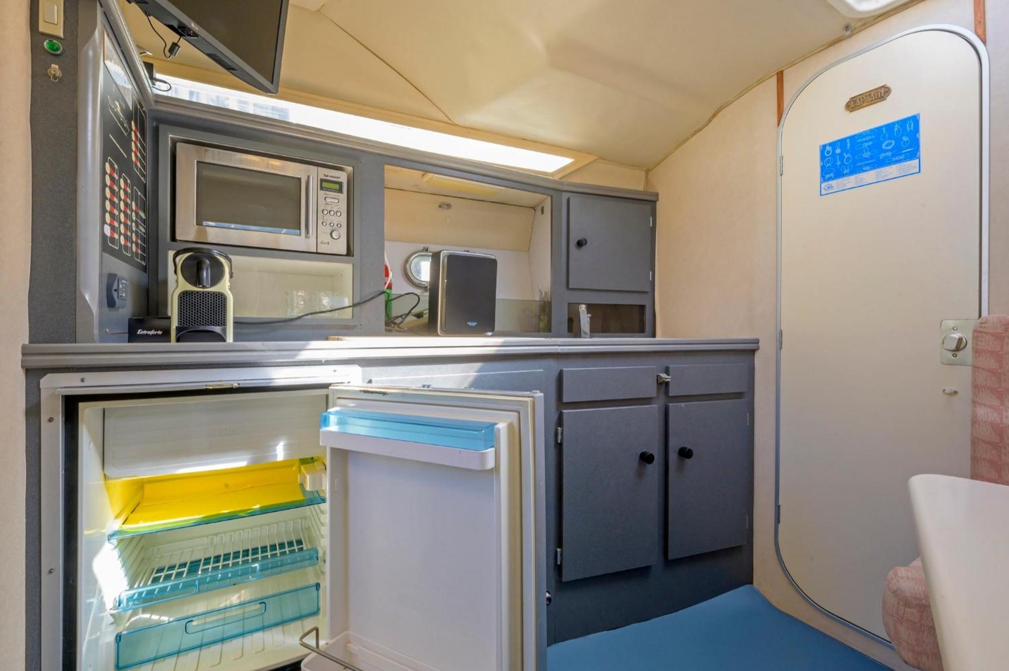 Boat Hotel Barcelona Sant Adria de Besos Room photo